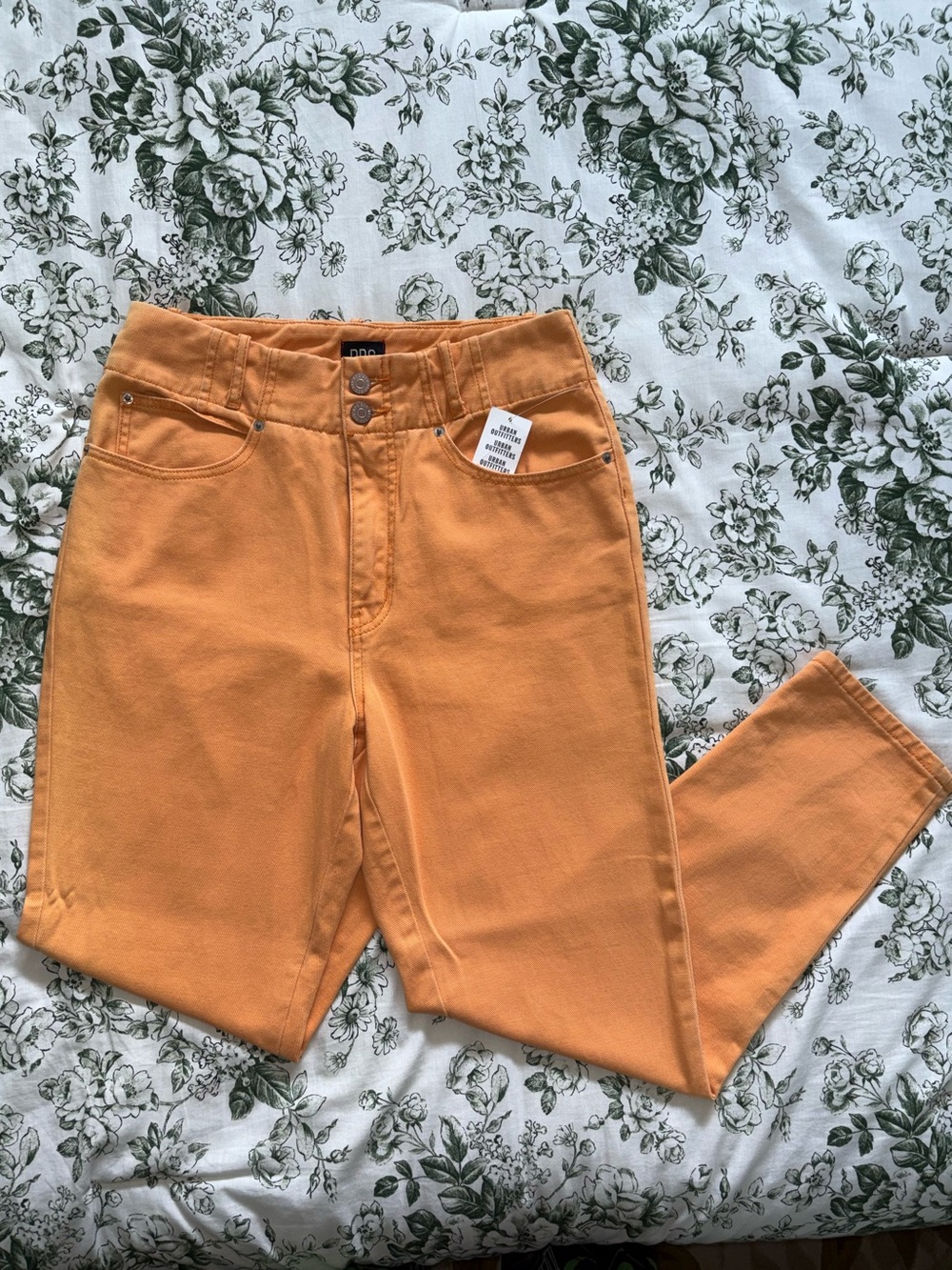 Urban Outfitters BDG High-Rise taper leg Orange Denim Jeans size 27